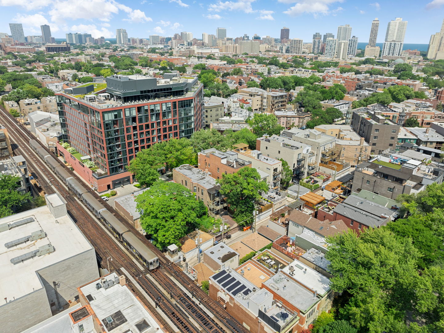 929 W Altgeld Street Unit: 3