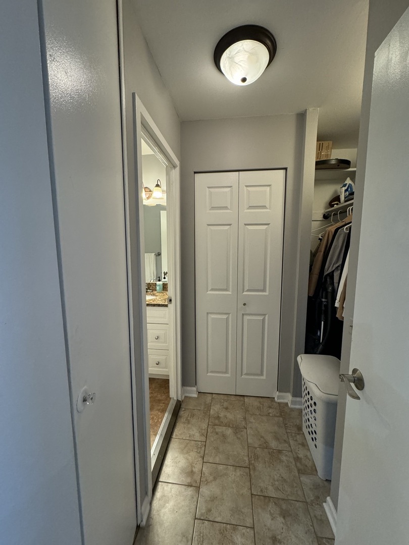 1560 N Sandburg Terrace Unit: 1507