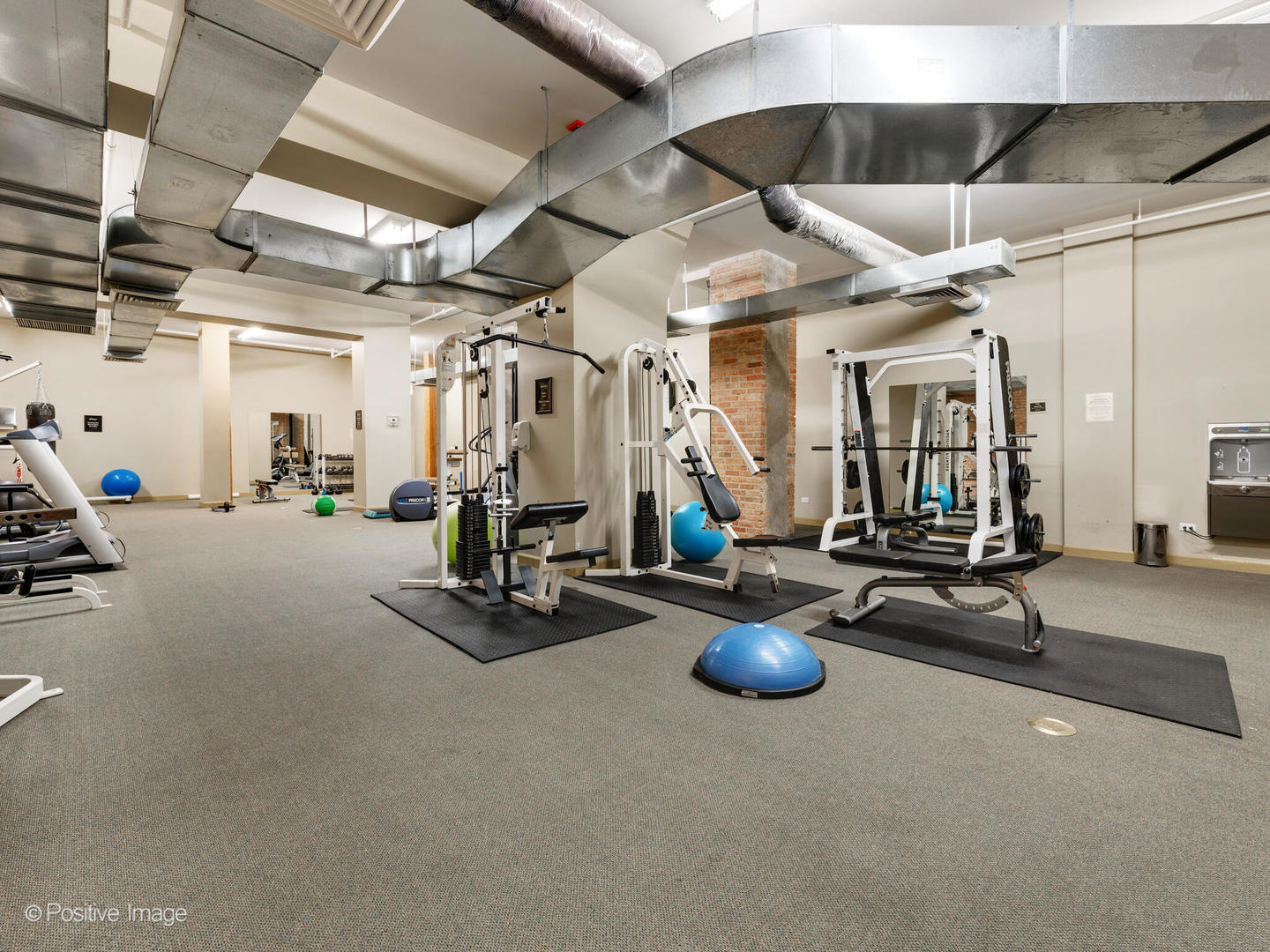 525 W Superior Street Unit: 627
