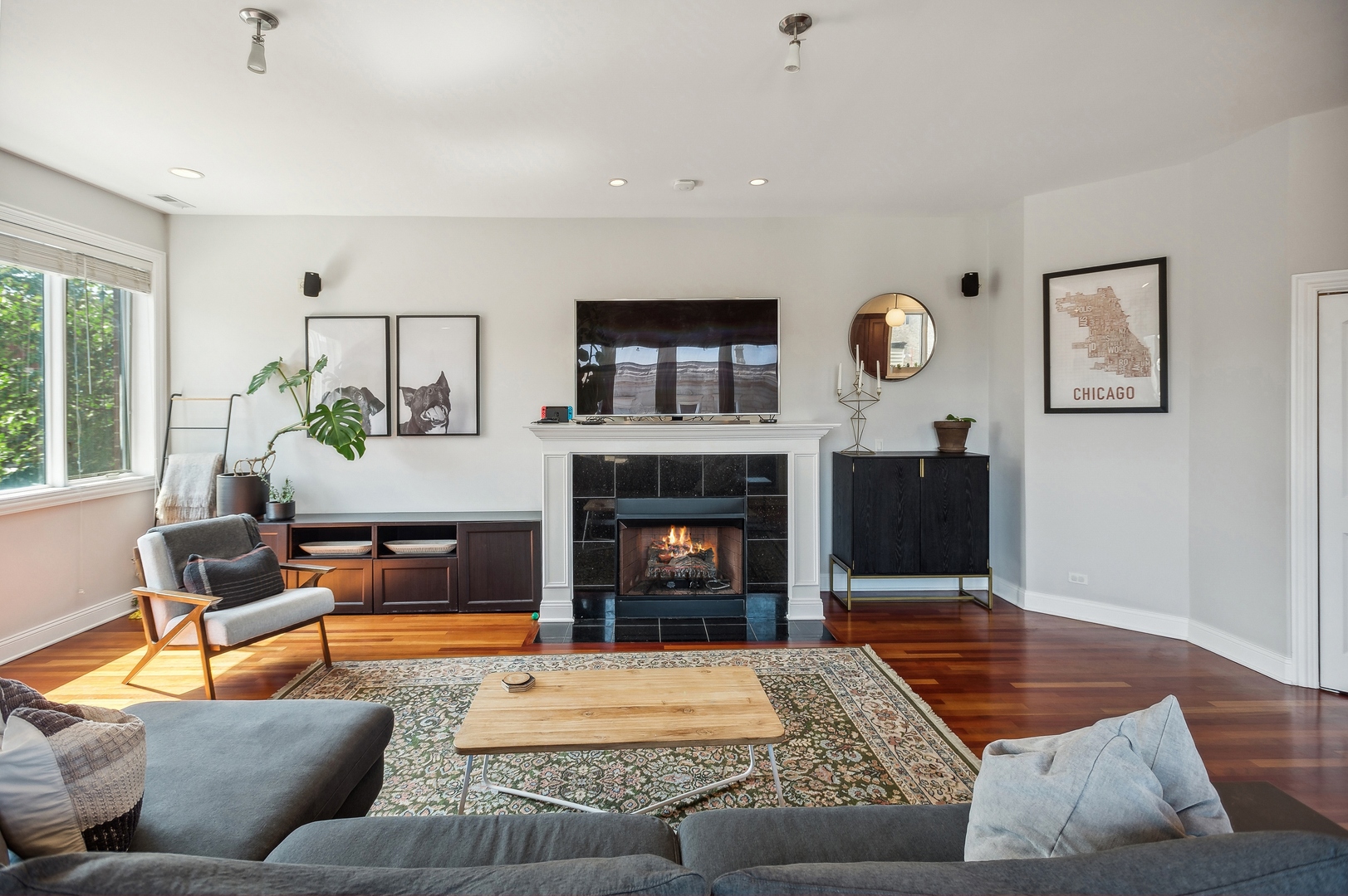 2931 N Milwaukee Avenue Unit: 2S