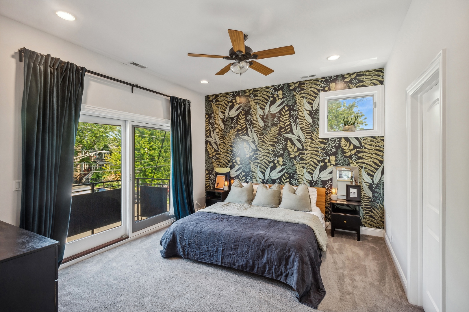 2931 N Milwaukee Avenue Unit: 2S