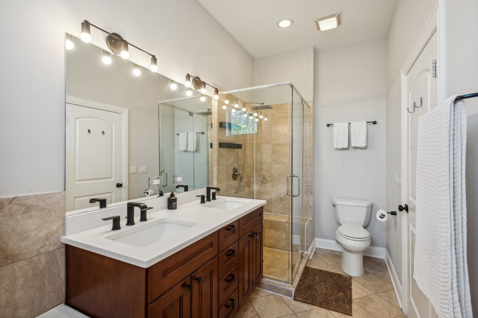 2931 N Milwaukee Avenue Unit: 2S