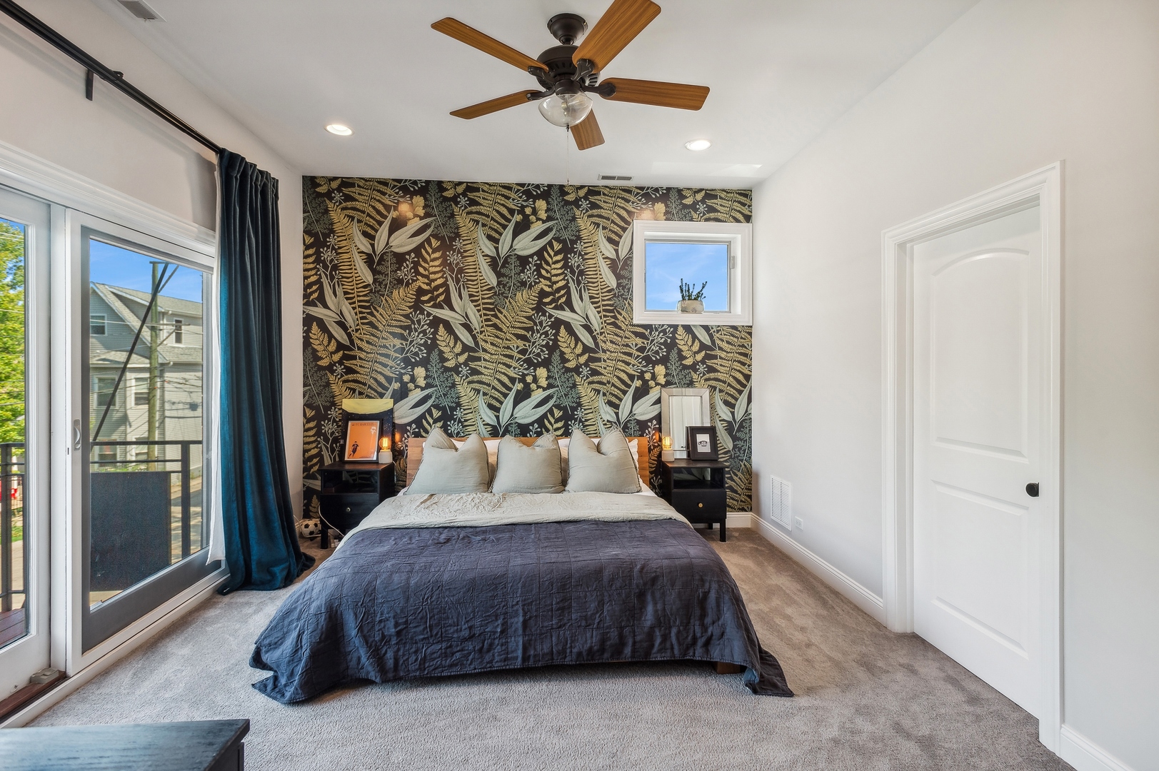 2931 N Milwaukee Avenue Unit: 2S