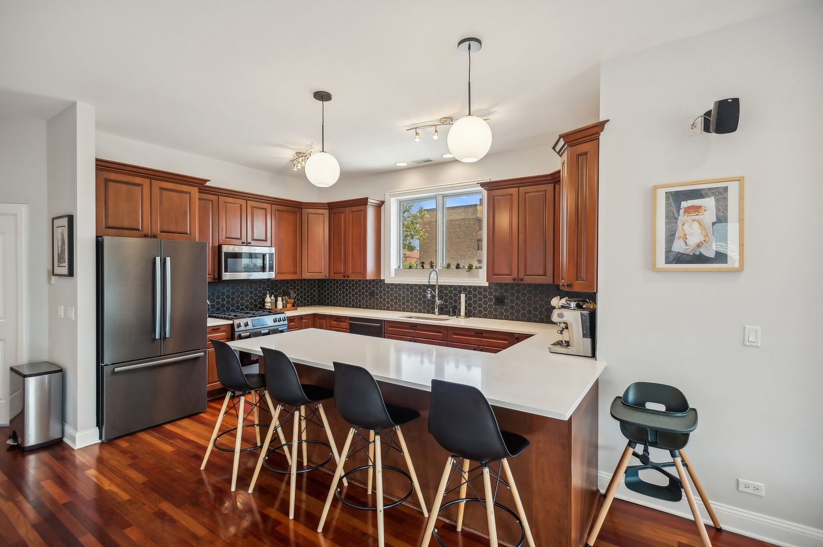 2931 N Milwaukee Avenue Unit: 2S