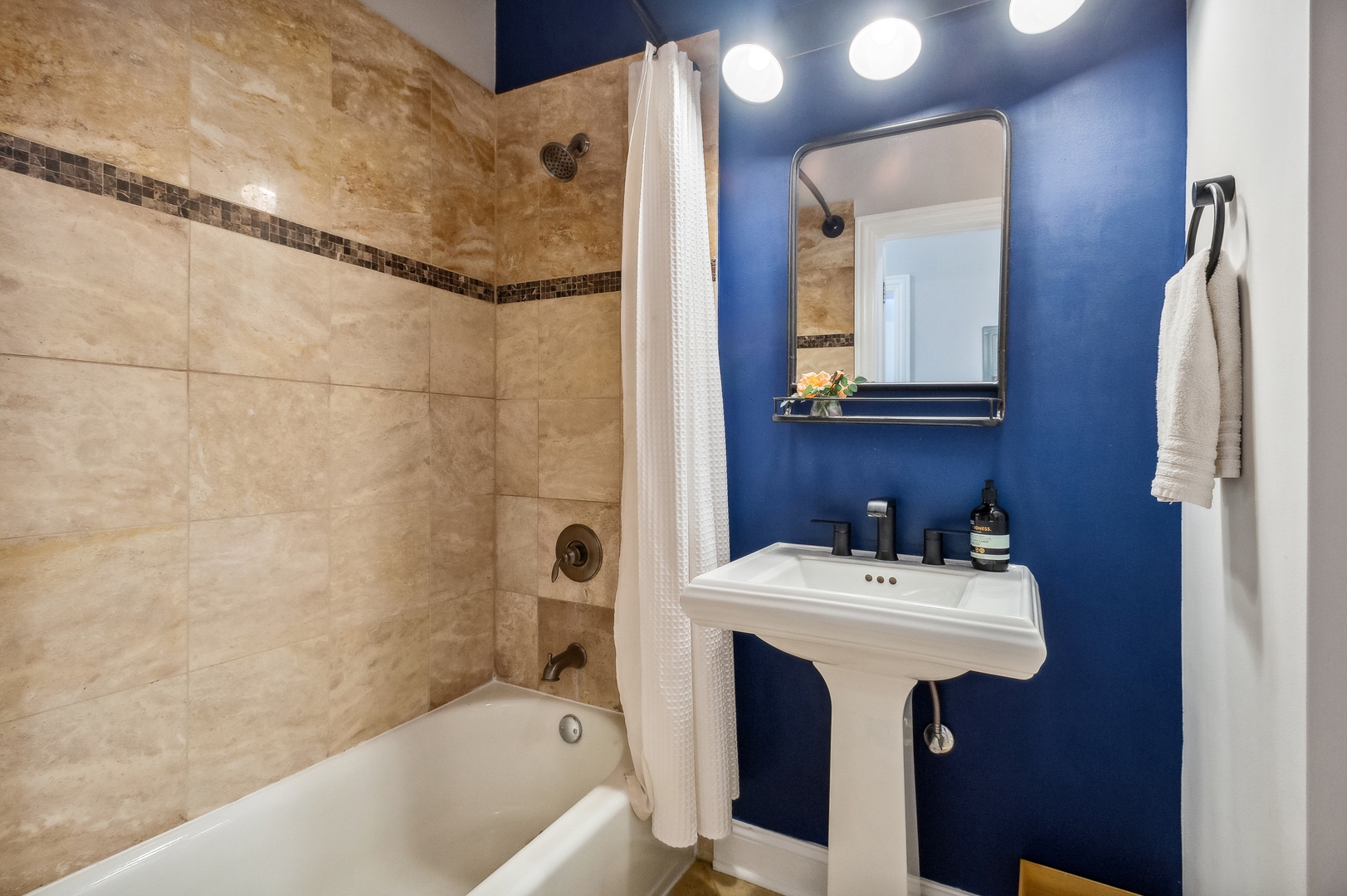 2931 N Milwaukee Avenue Unit: 2S