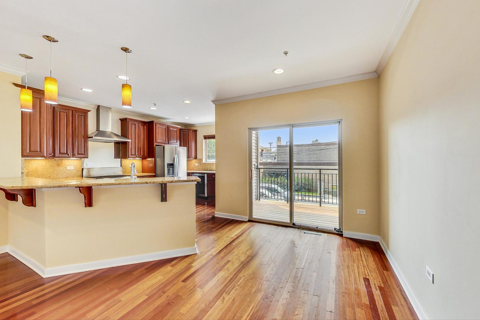 2323 S Wabash Avenue Unit: 9