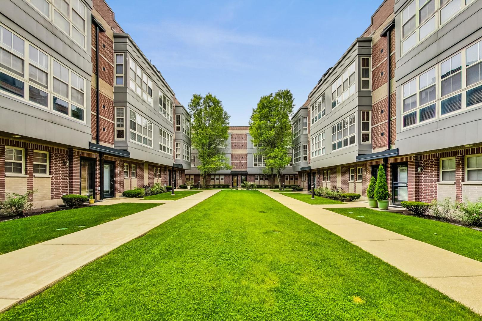 2323 S Wabash Avenue Unit: 9