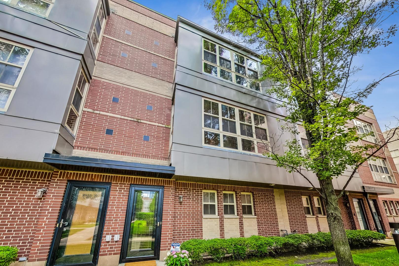 2323 S Wabash Avenue Unit: 9