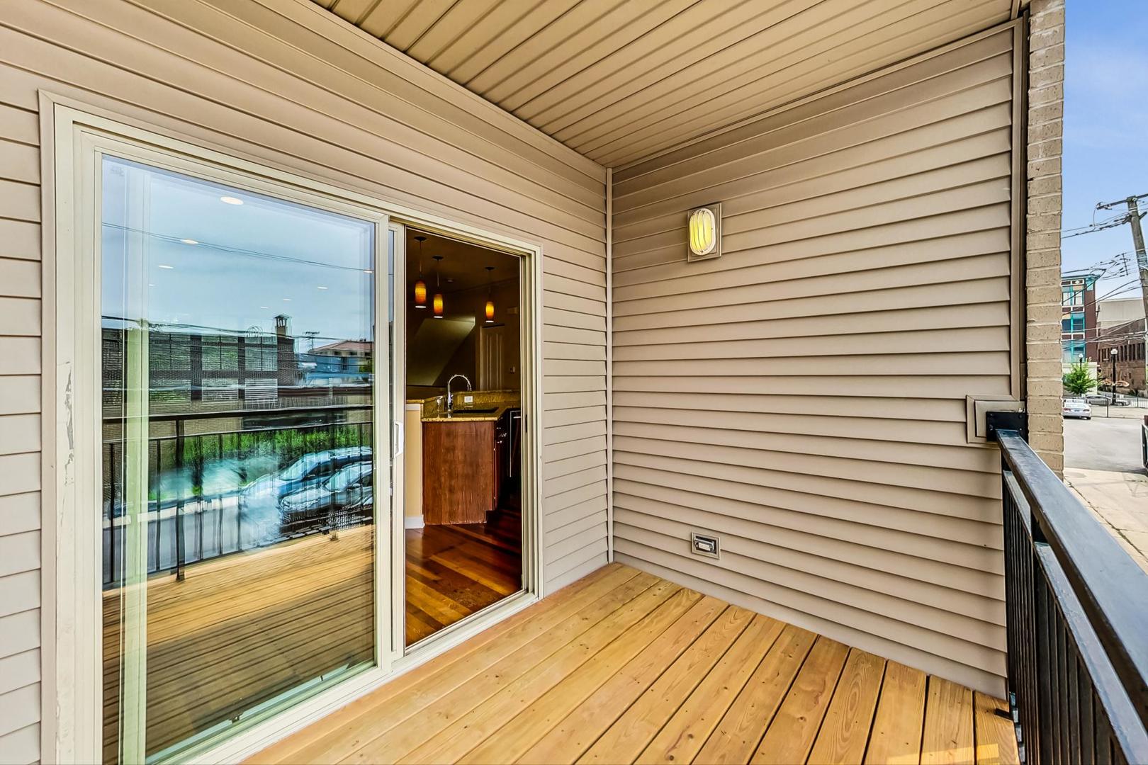 2323 S Wabash Avenue Unit: 9