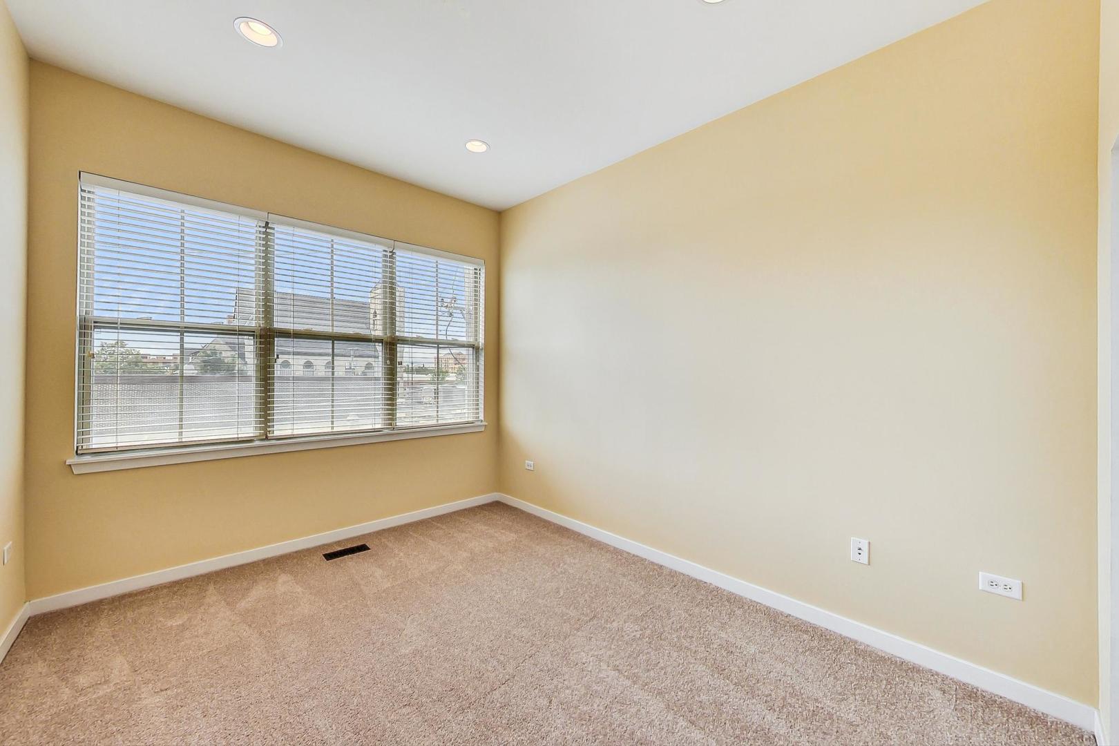 2323 S Wabash Avenue Unit: 9