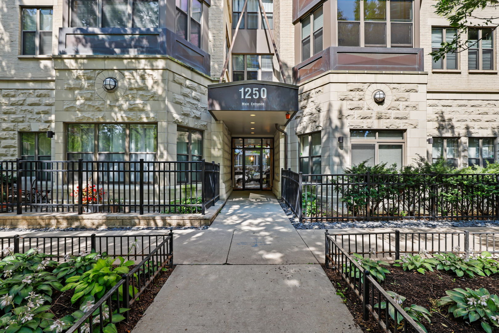 1250 S Indiana Avenue Unit: 905