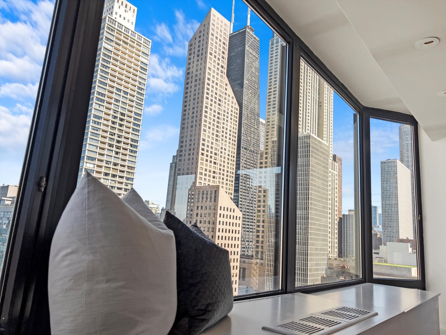 50 E Bellevue Place Unit: 2205