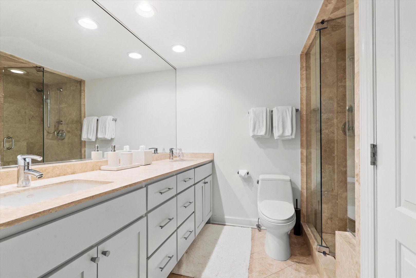 50 E Bellevue Place Unit: 2205