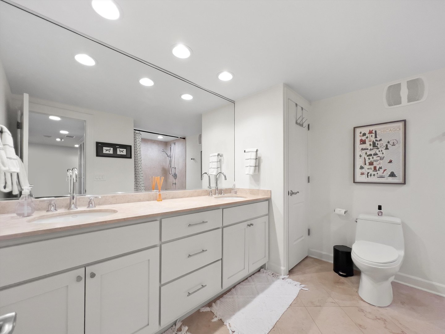 50 E Bellevue Place Unit: 2205