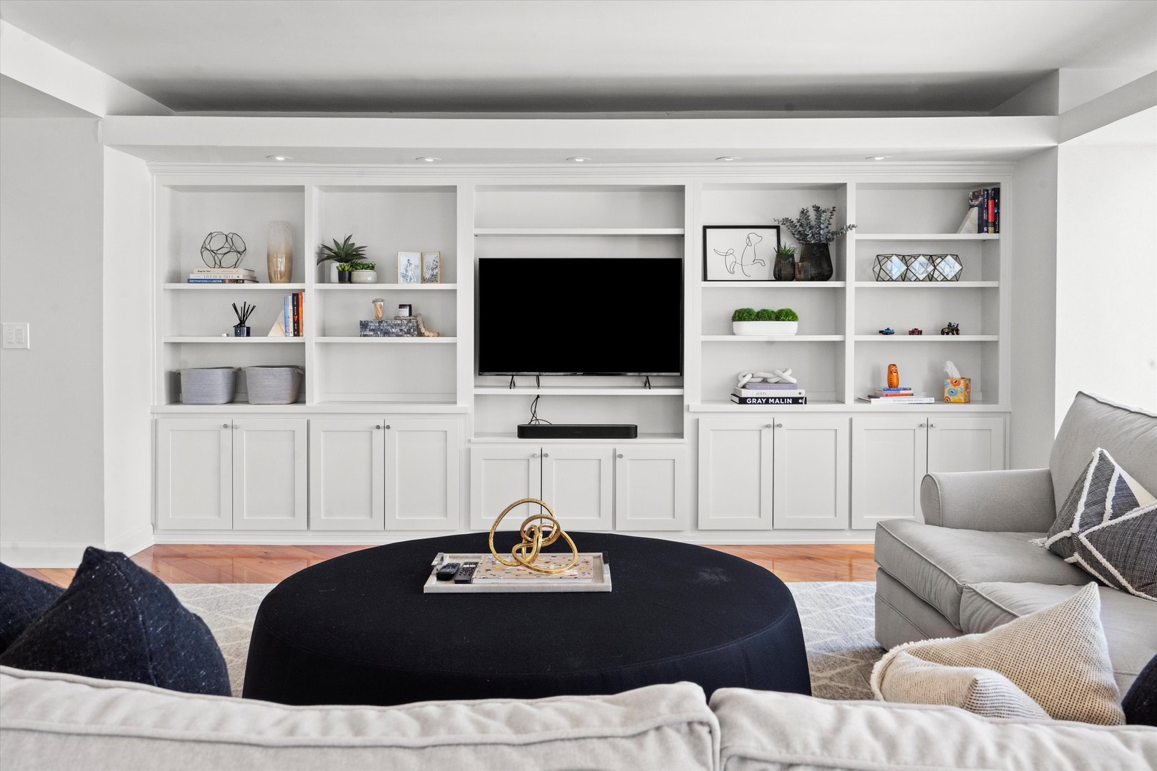 50 E Bellevue Place Unit: 2205