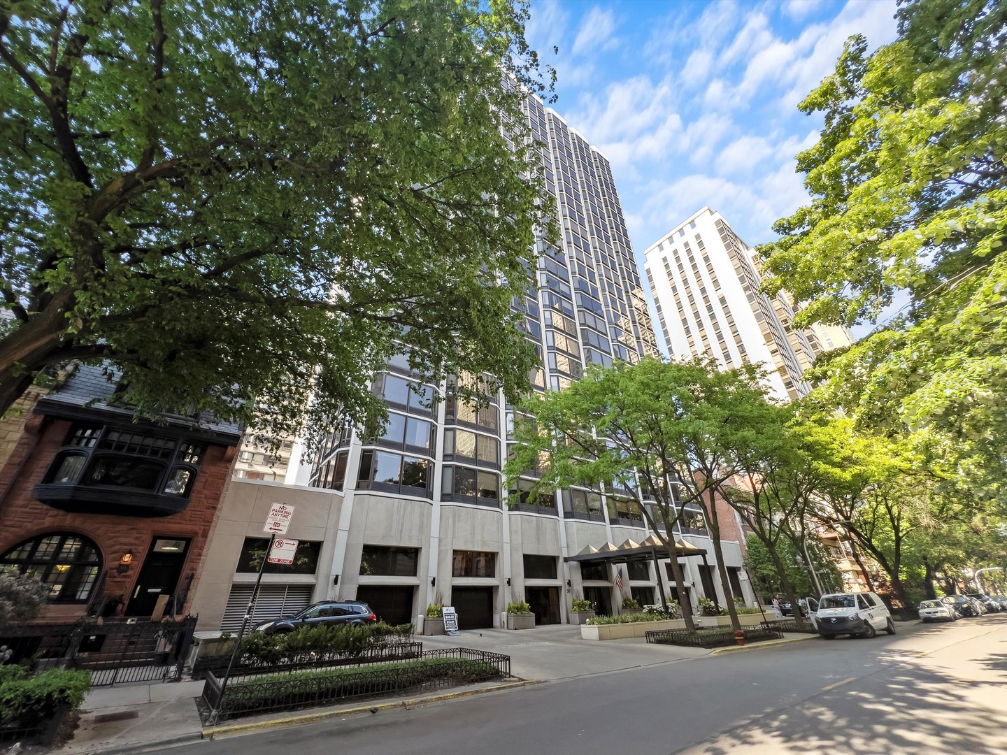 50 E Bellevue Place Unit: 2205