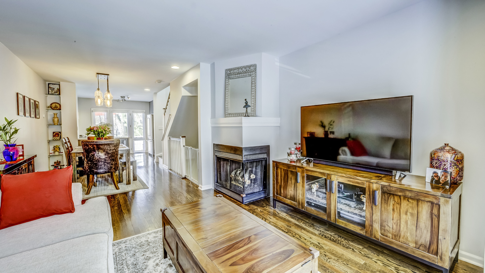 1441 S PLYMOUTH Court Unit: P