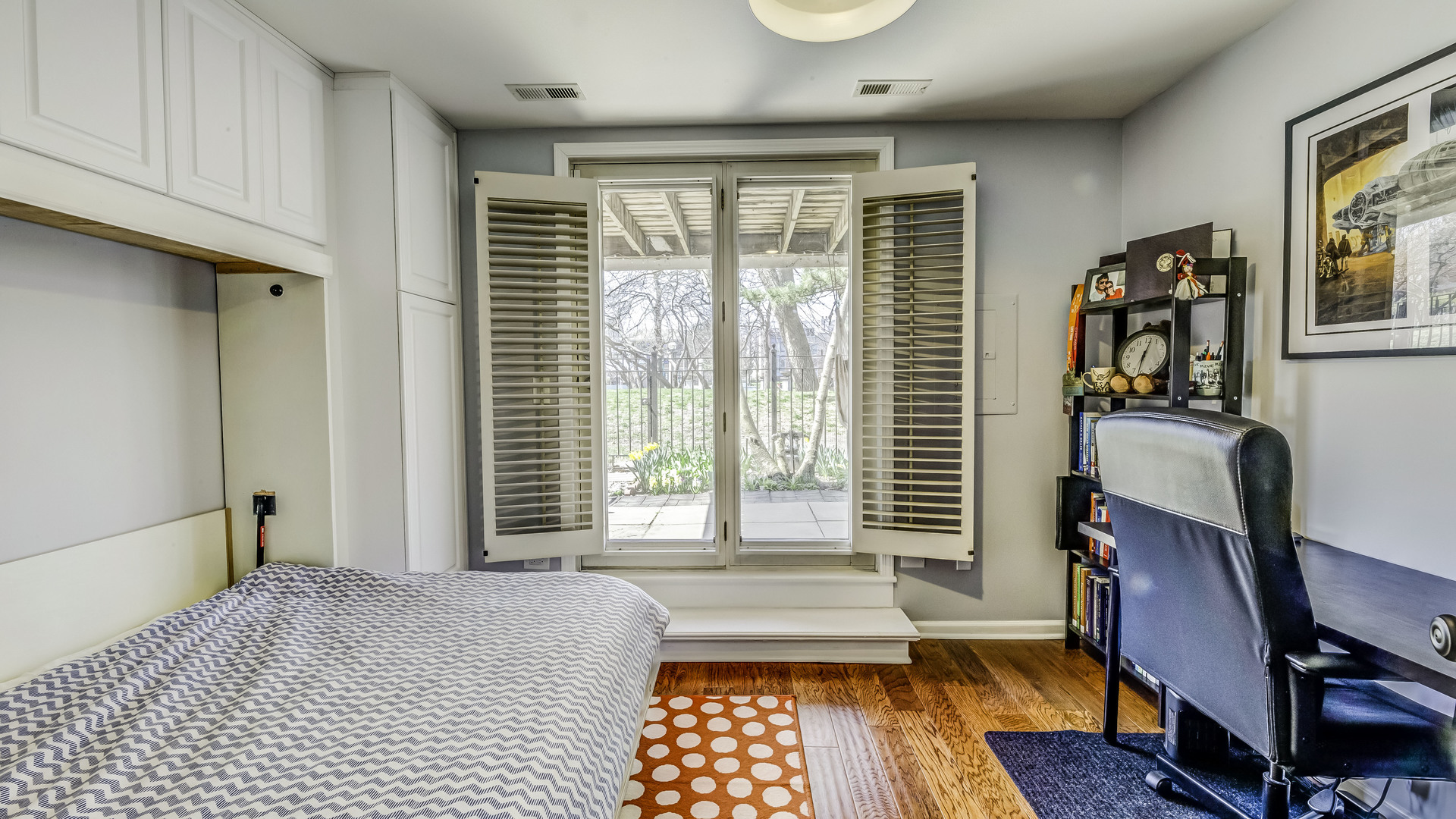 1441 S PLYMOUTH Court Unit: P