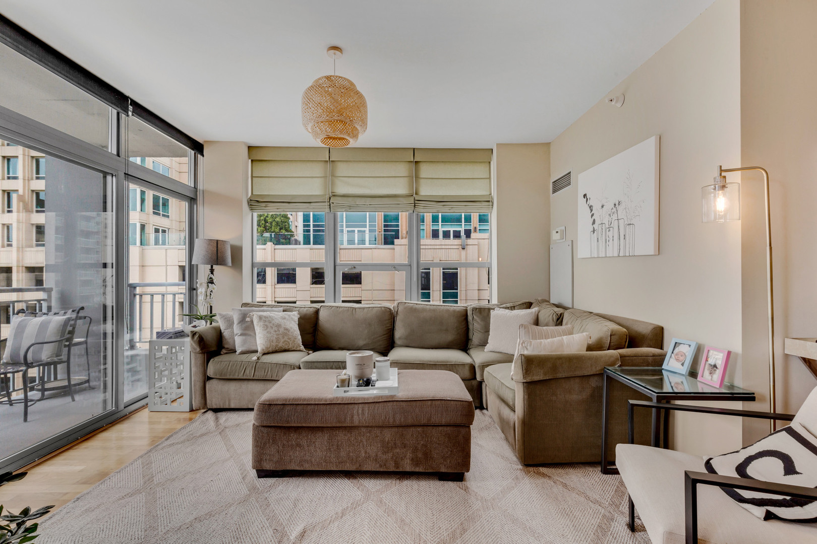 600 N Dearborn Street Unit: 1211