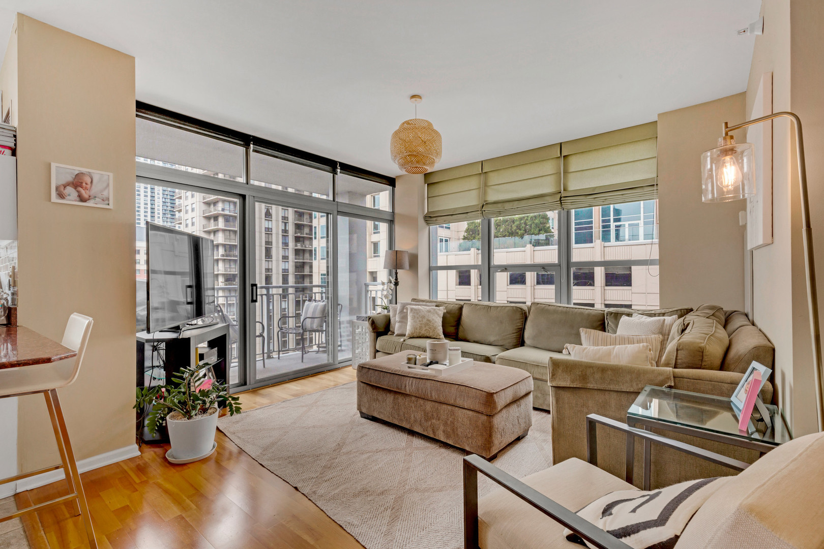 600 N Dearborn Street Unit: 1211
