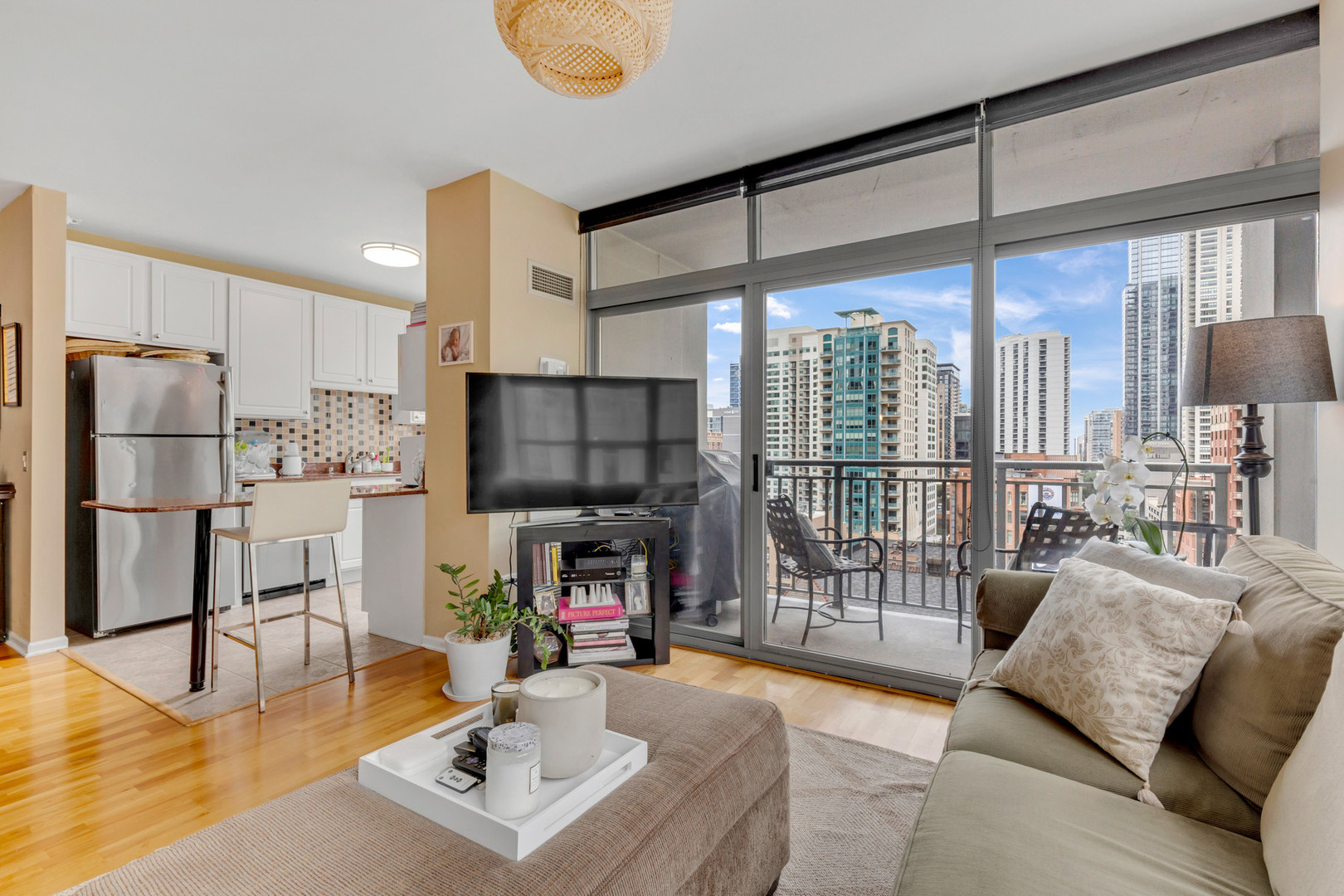 600 N Dearborn Street Unit: 1211