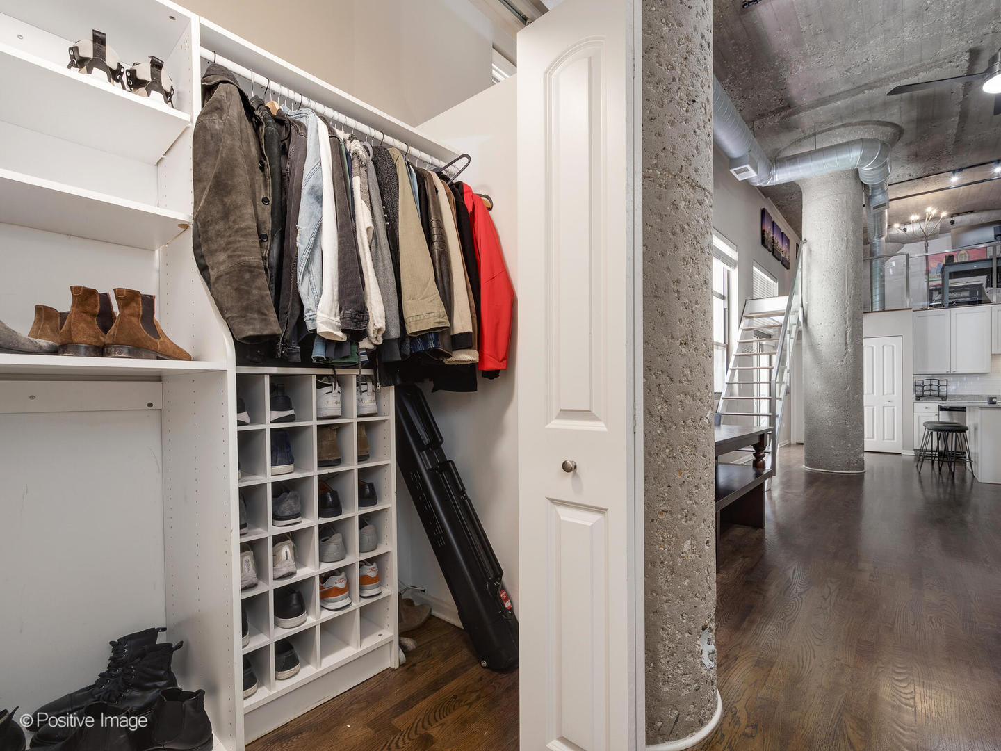 758 N LARRABEE Street Unit: 327