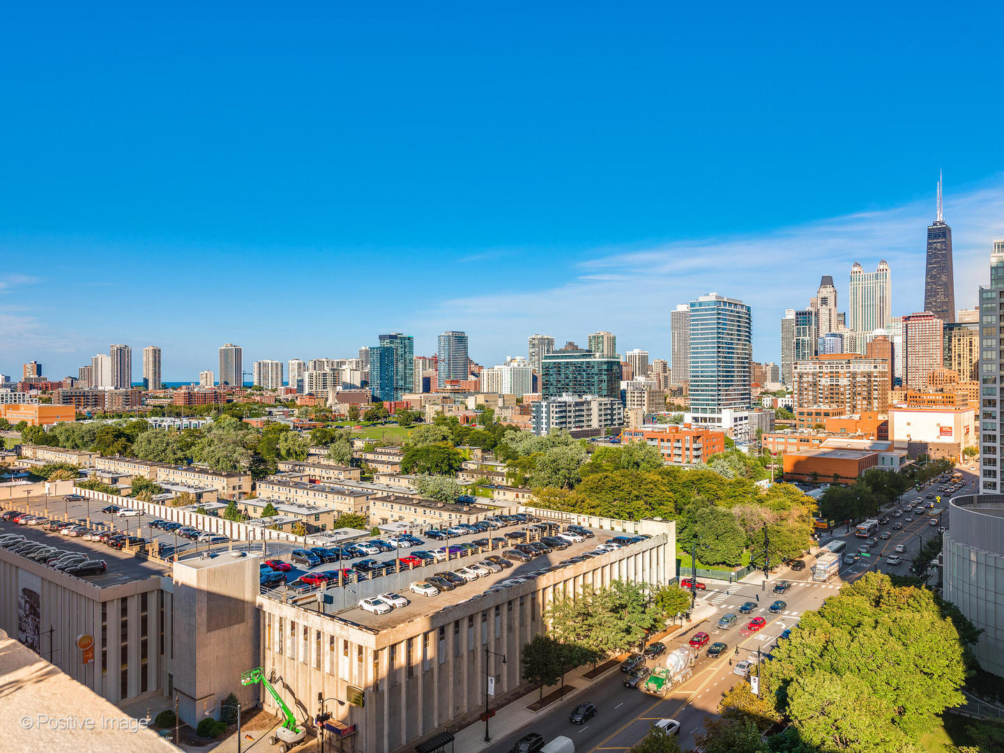 758 N LARRABEE Street Unit: 327