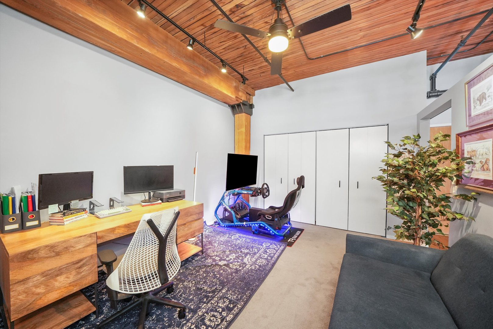 550 N KINGSBURY Street Unit: 419