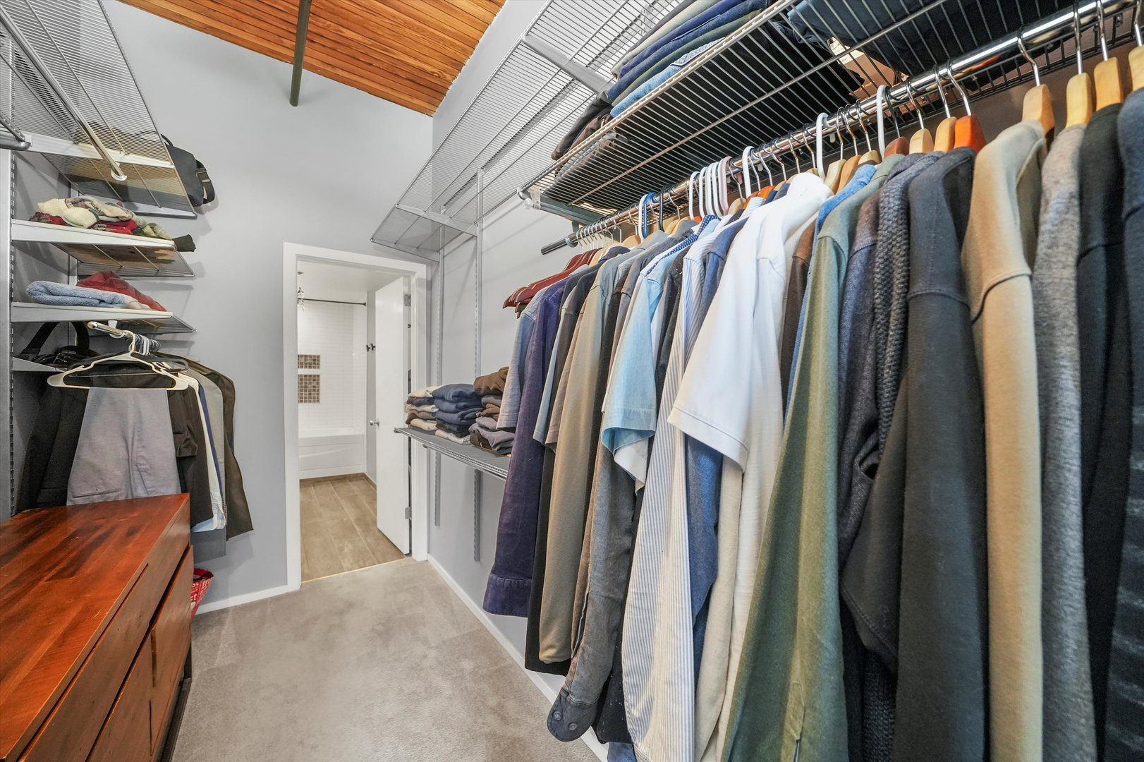 550 N KINGSBURY Street Unit: 419