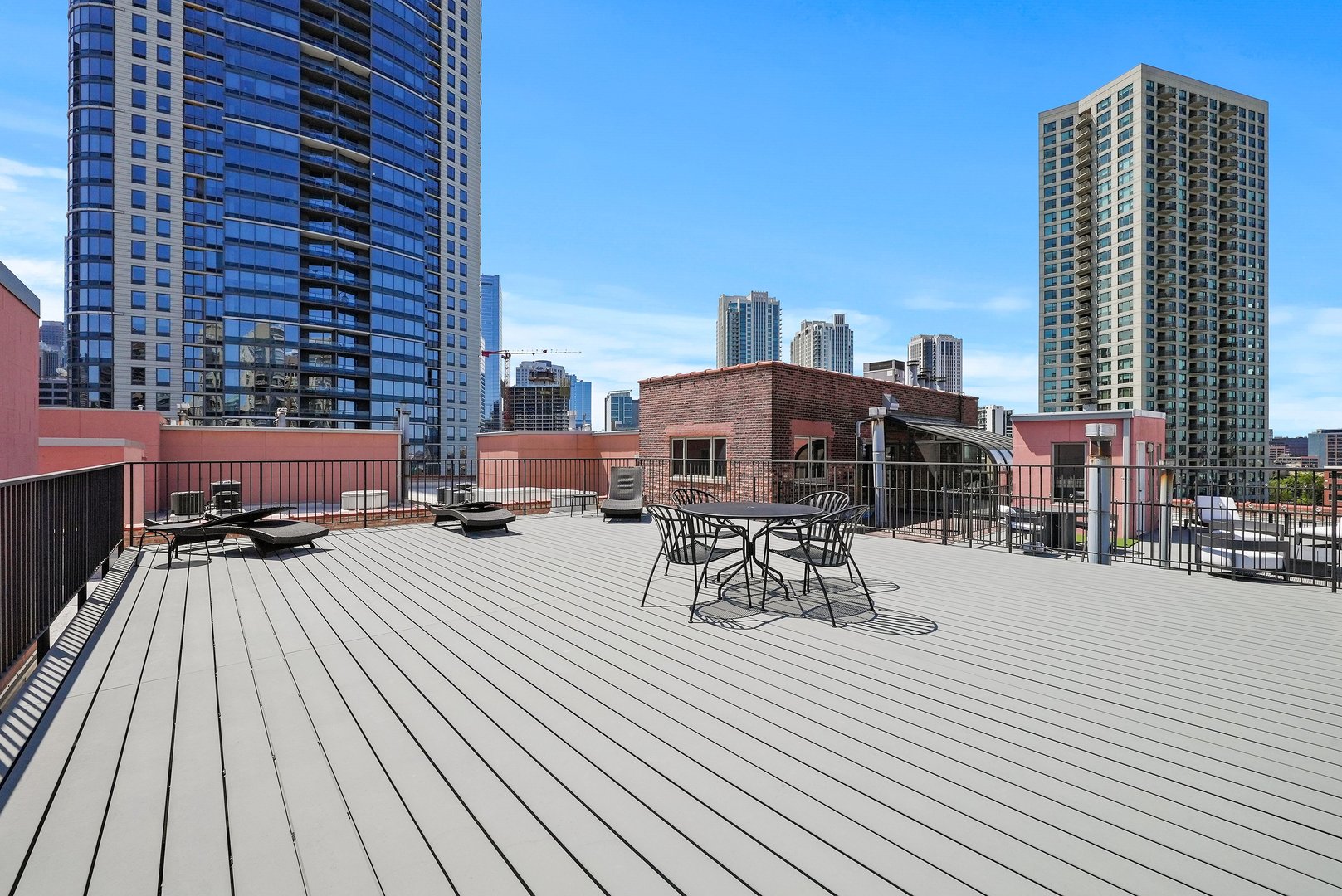 550 N KINGSBURY Street Unit: 419