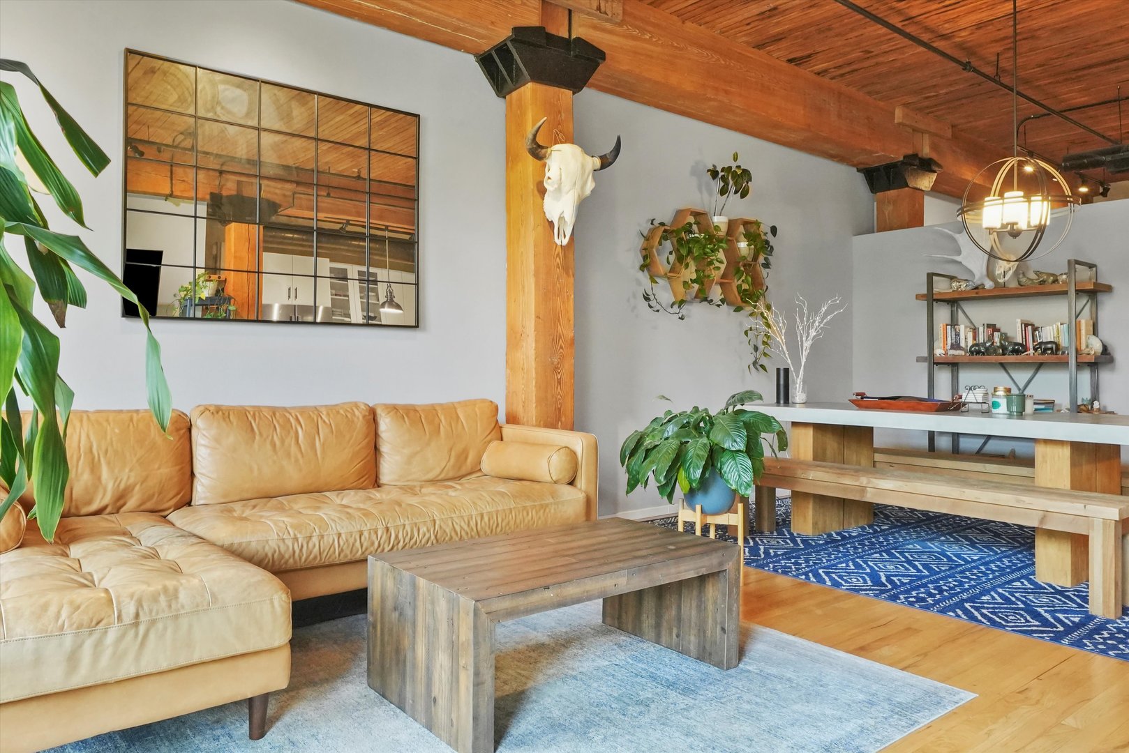 550 N KINGSBURY Street Unit: 419