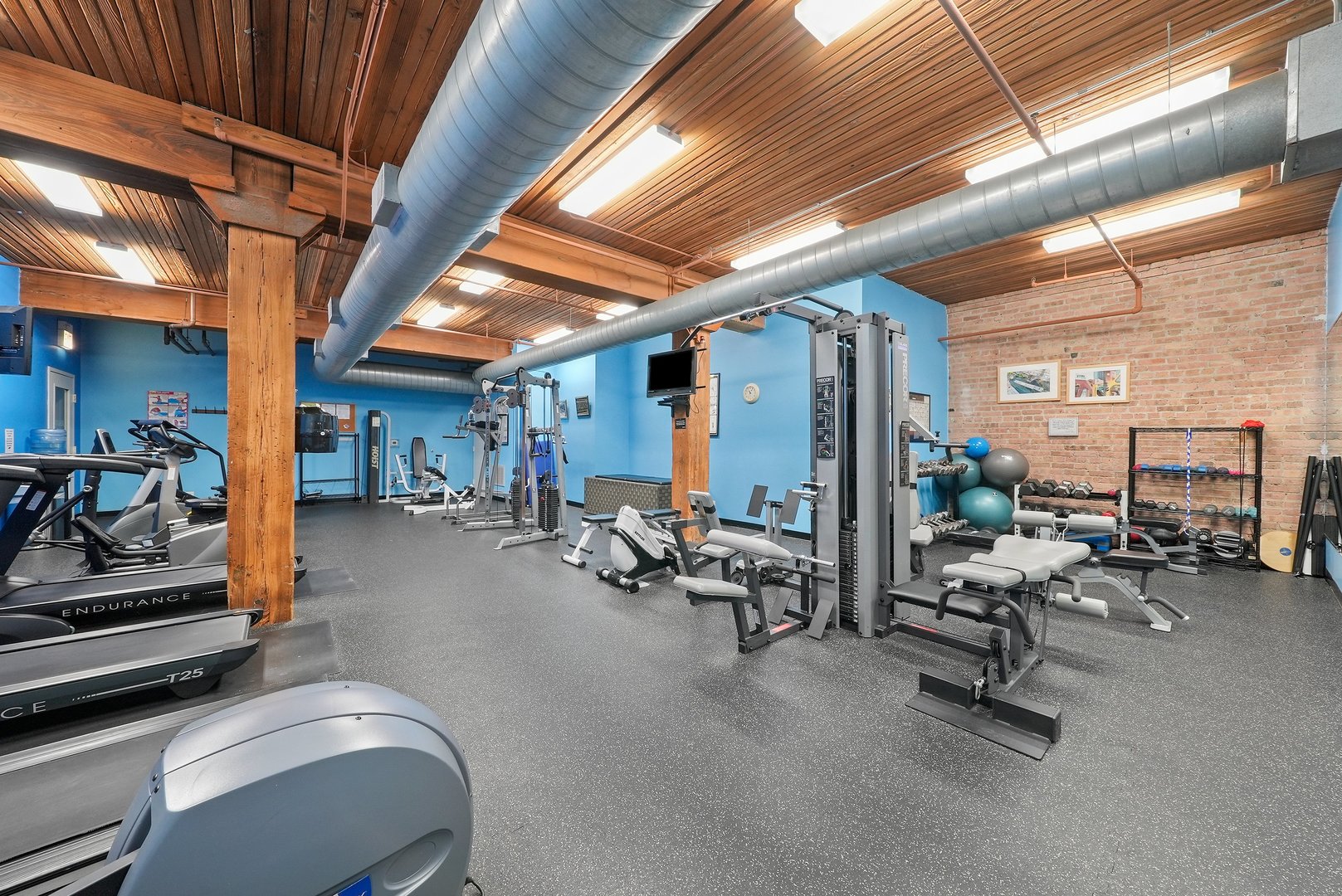 550 N KINGSBURY Street Unit: 419