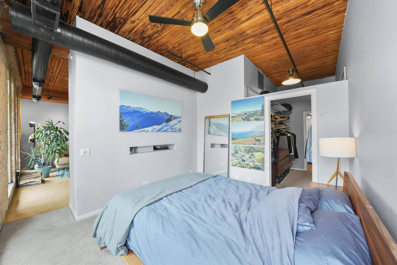 550 N KINGSBURY Street Unit: 419
