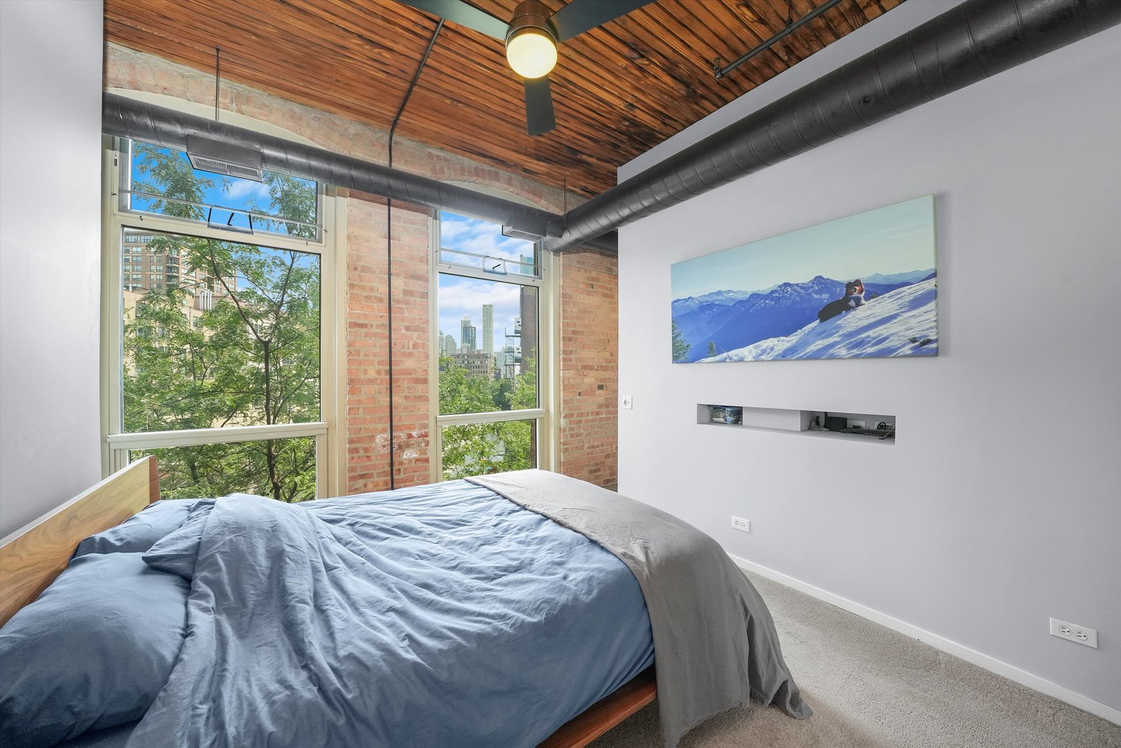 550 N KINGSBURY Street Unit: 419