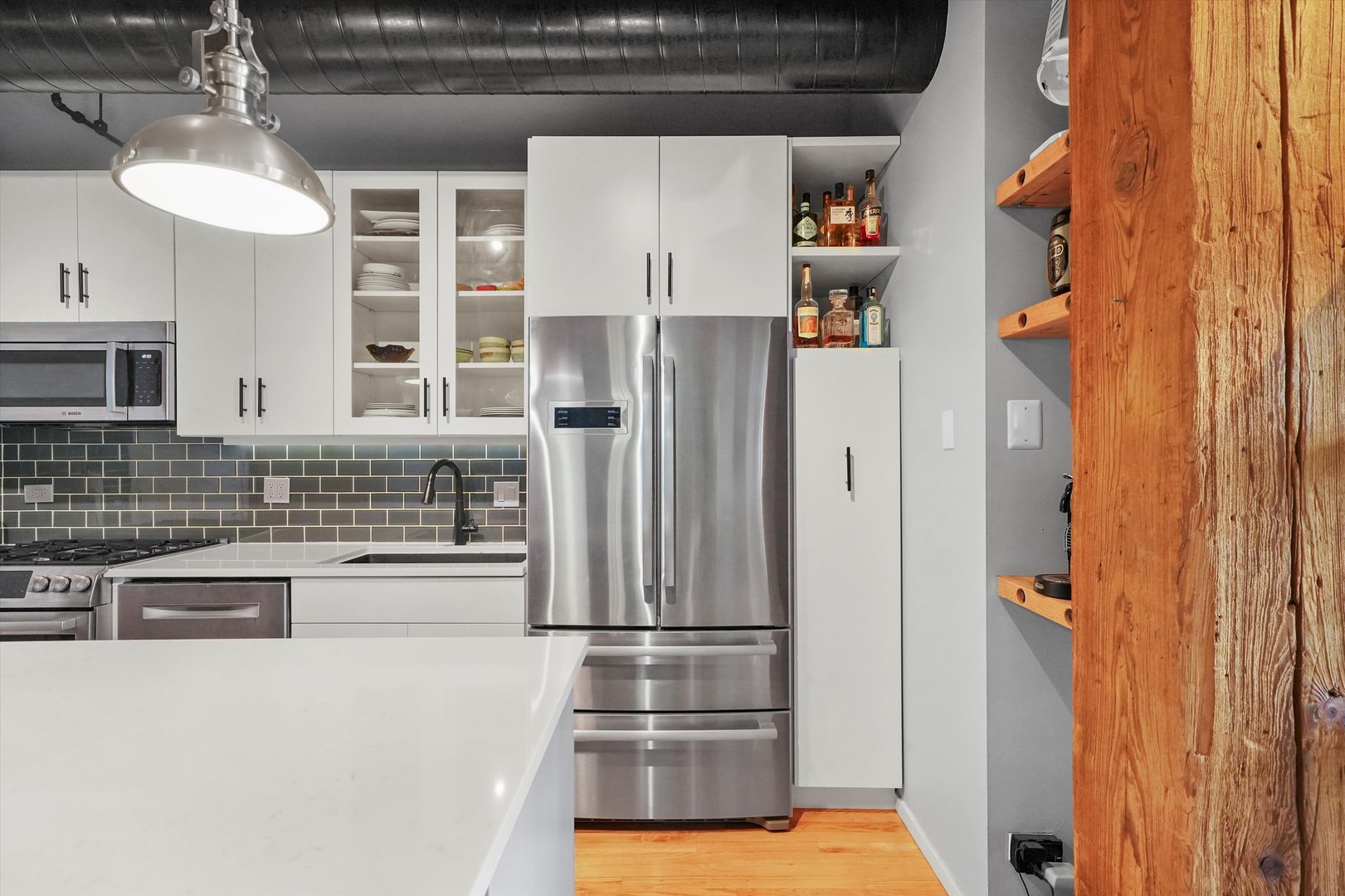 550 N KINGSBURY Street Unit: 419