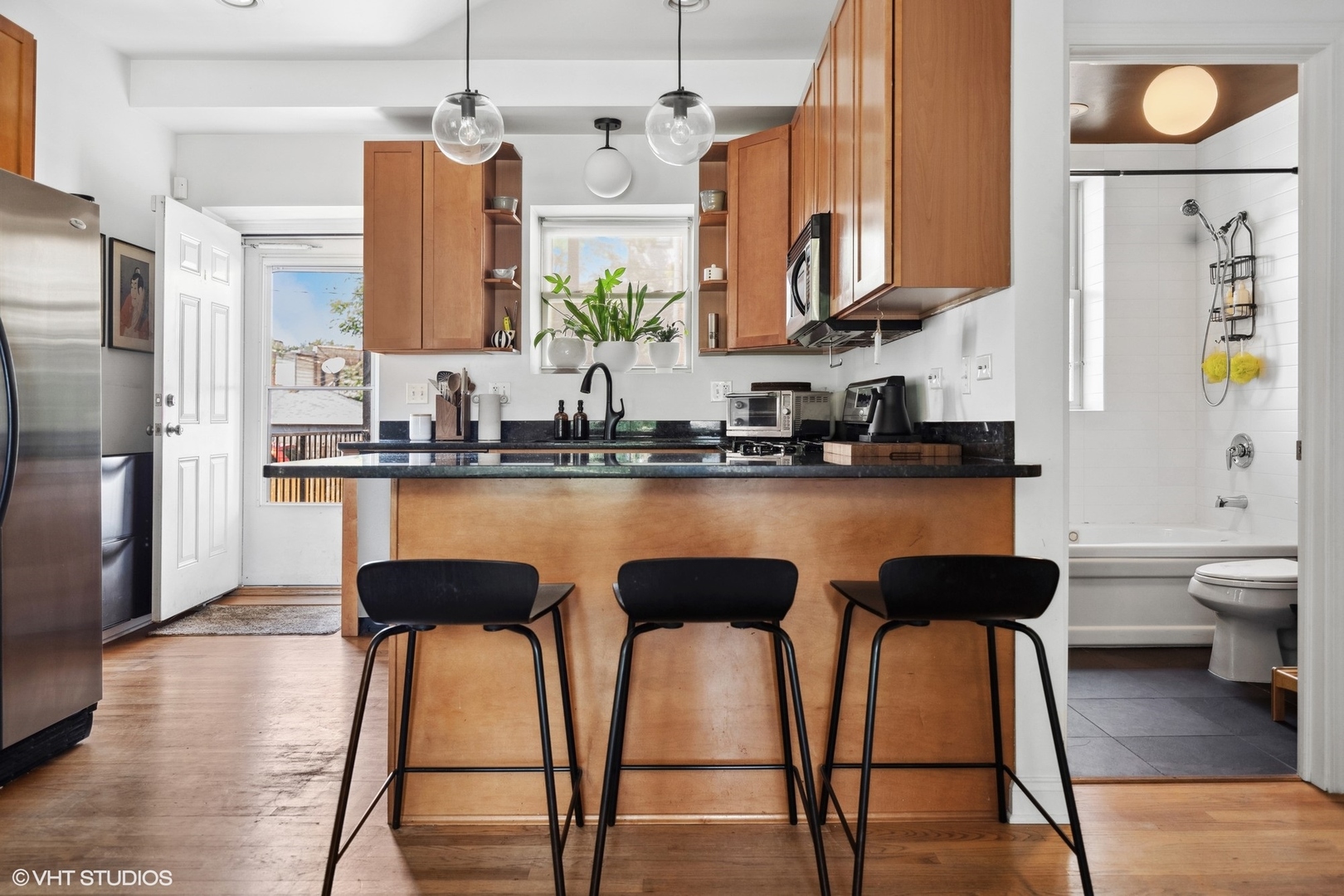 3406 W MEDILL Avenue Unit: 1