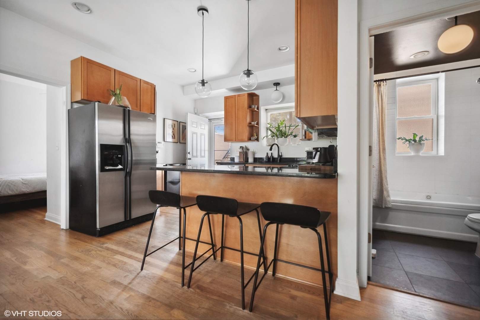 3406 W MEDILL Avenue Unit: 1