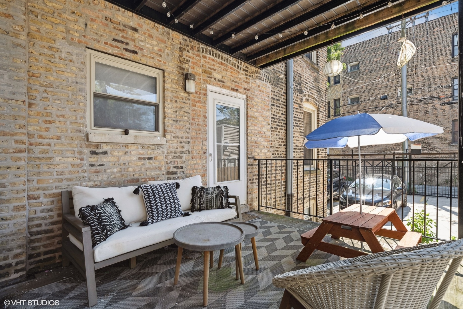 3406 W MEDILL Avenue Unit: 1