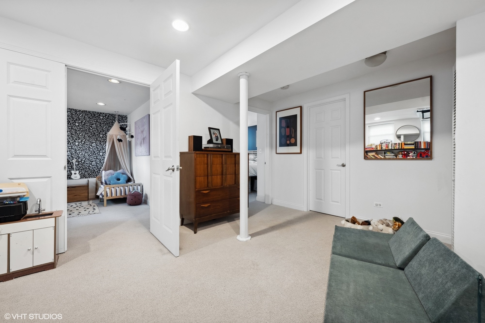 3406 W MEDILL Avenue Unit: 1