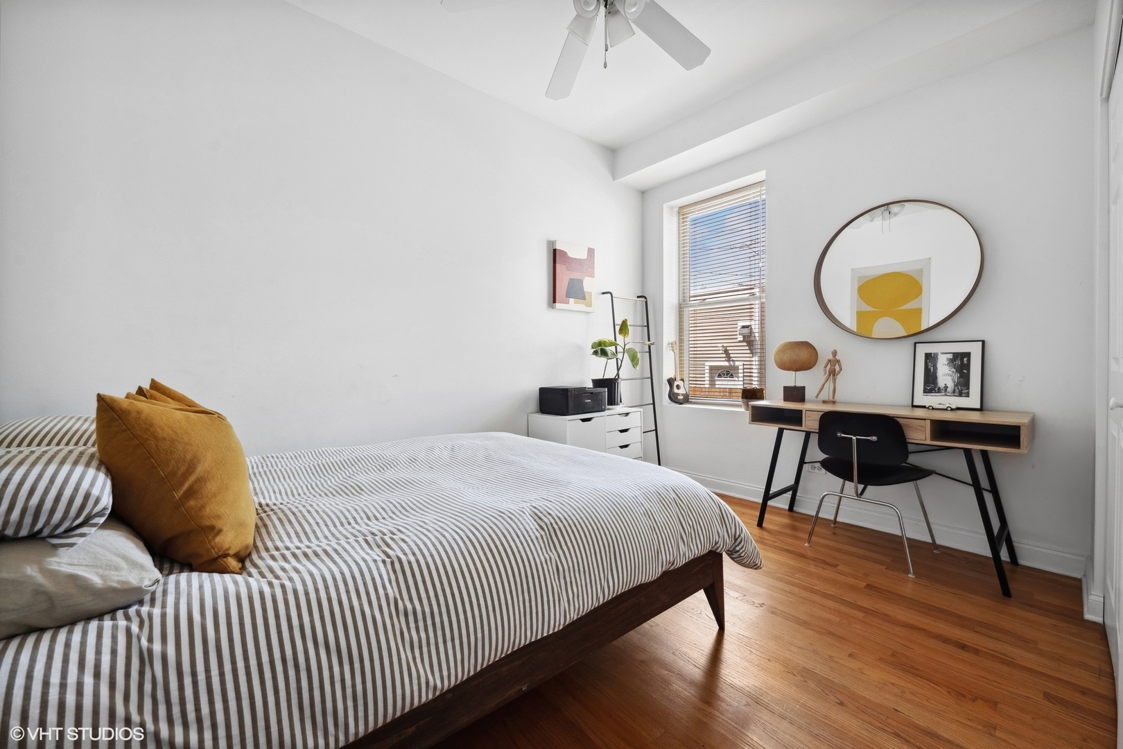 3406 W MEDILL Avenue Unit: 1