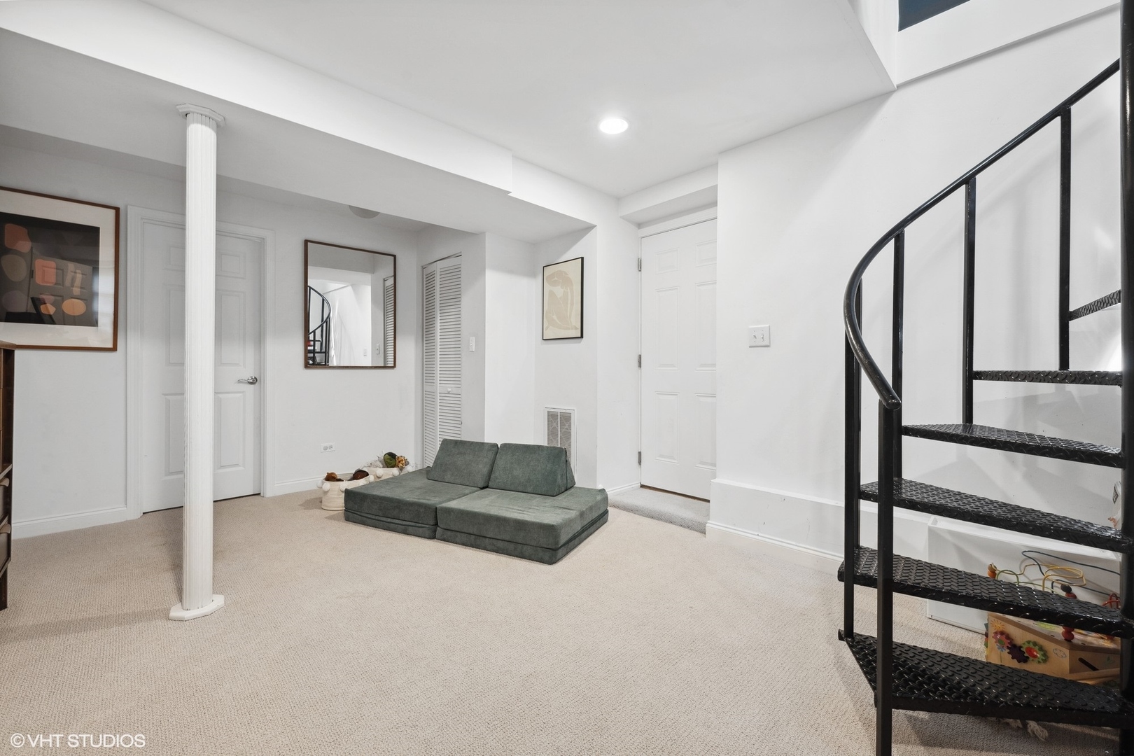 3406 W MEDILL Avenue Unit: 1