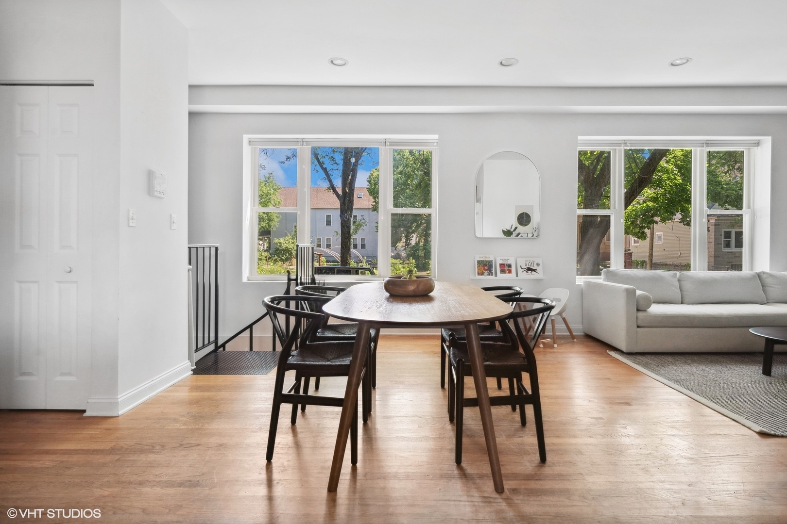 3406 W MEDILL Avenue Unit: 1