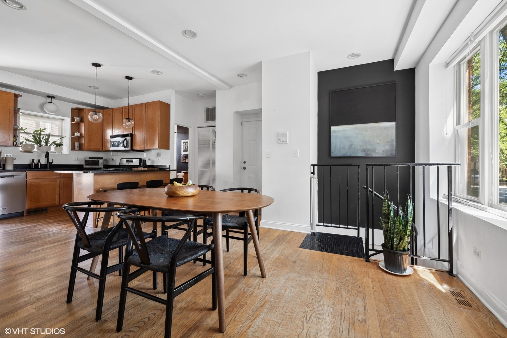 3406 W MEDILL Avenue Unit: 1