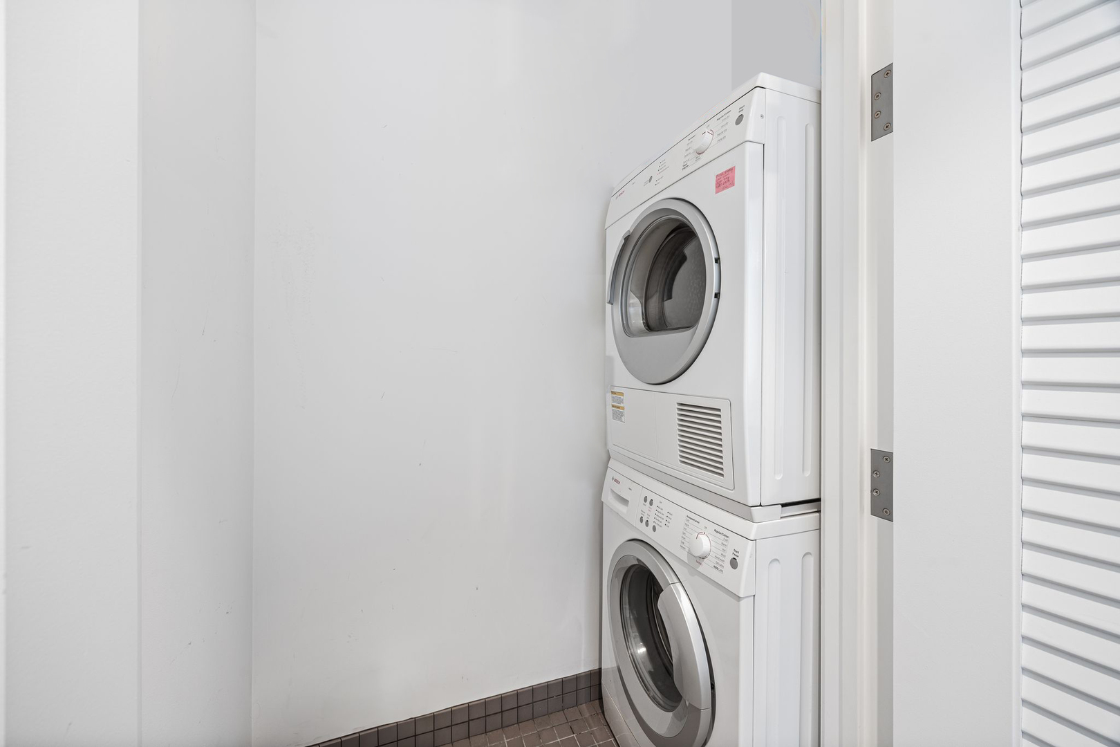 401 N WABASH Avenue Unit: 56C