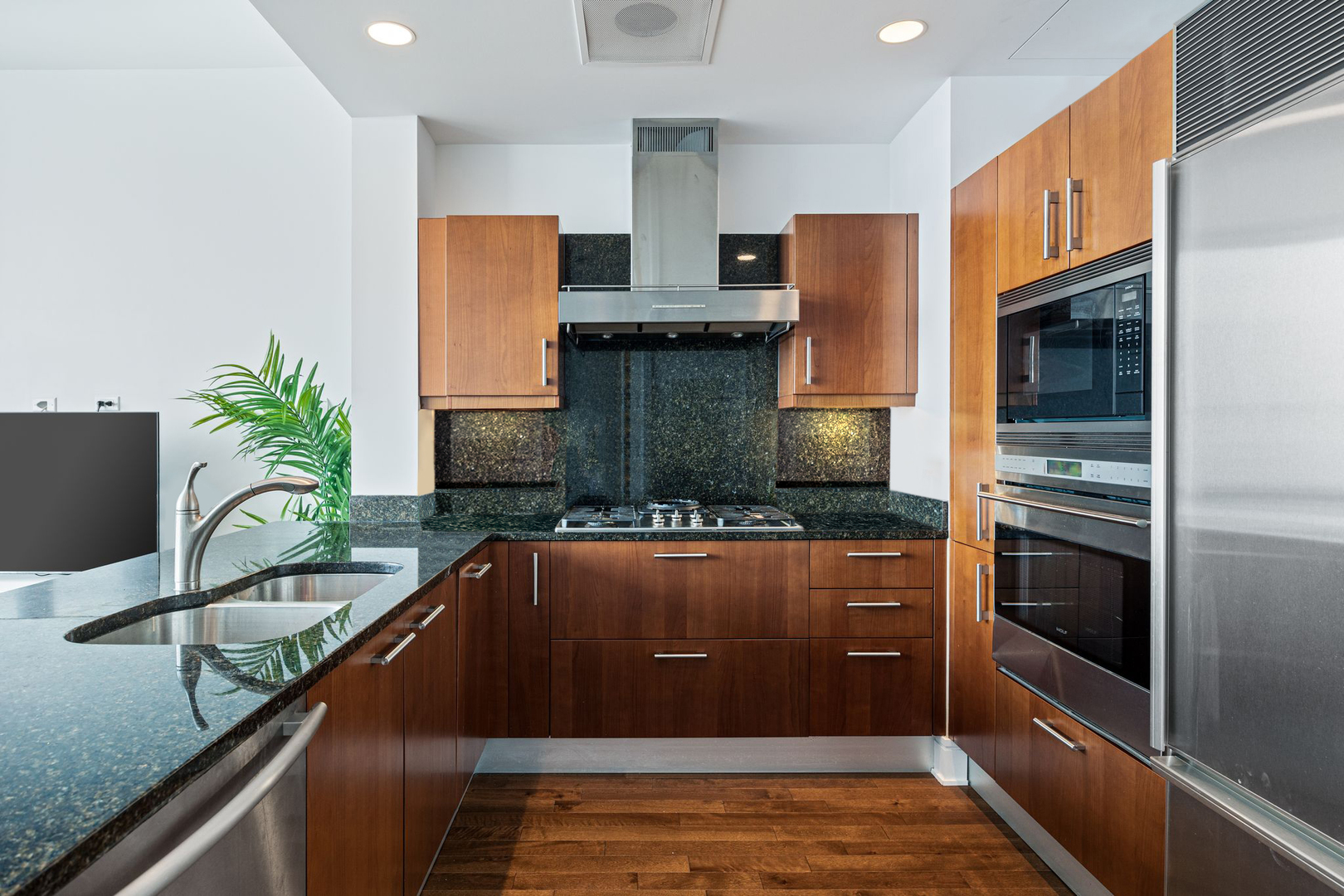 401 N WABASH Avenue Unit: 56C