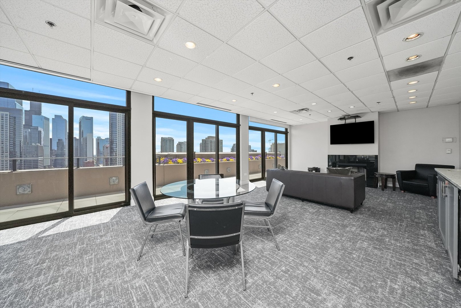 435 W Erie Street Unit: 1206