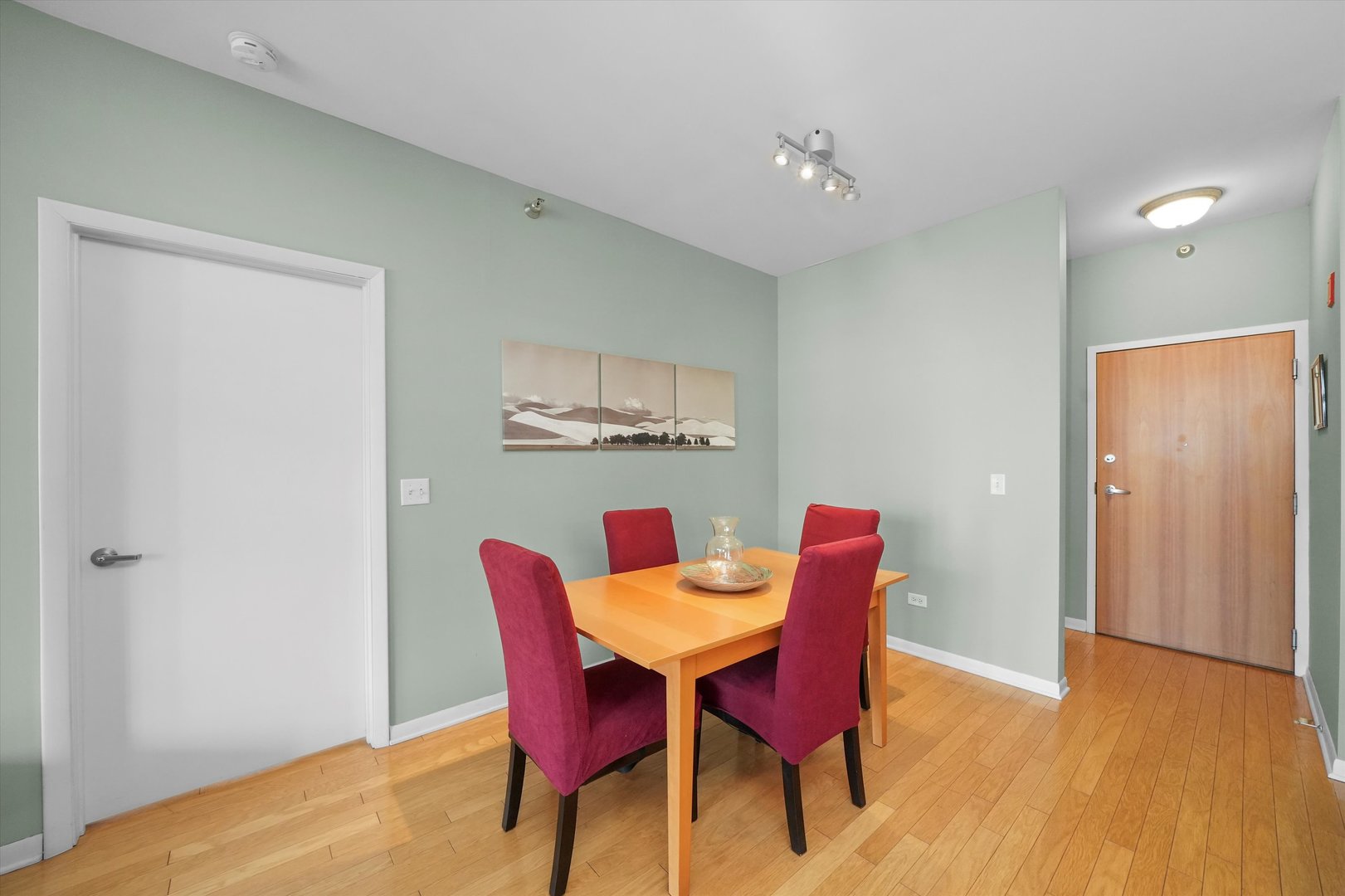 435 W Erie Street Unit: 1206