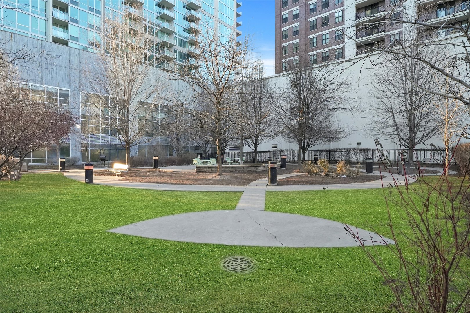 435 W Erie Street Unit: 1206