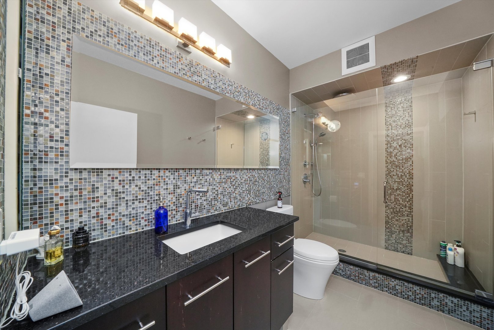 435 W Erie Street Unit: 1206