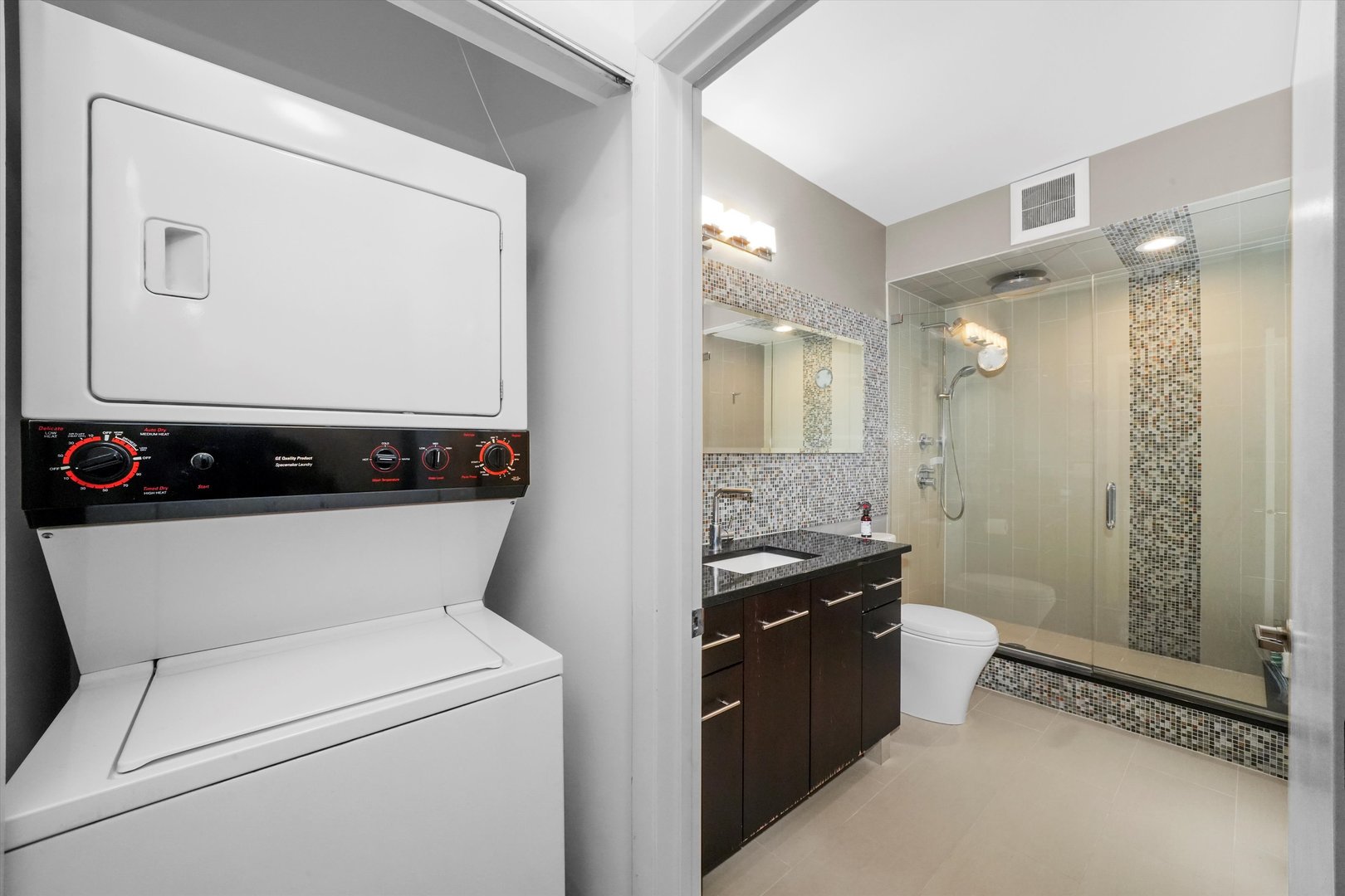 435 W Erie Street Unit: 1206